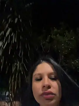 Elara_Luxe webcam