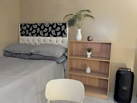 MarianeSaints webcam