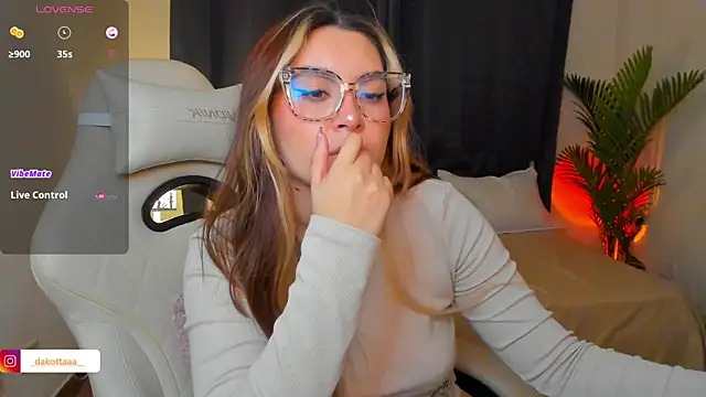 dakottaa_