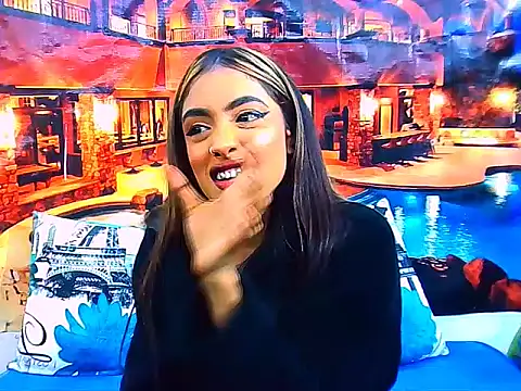 IndianPretty14u2Luv webcam