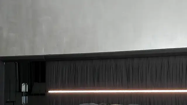 ErikaMoltton live cam on StripChat