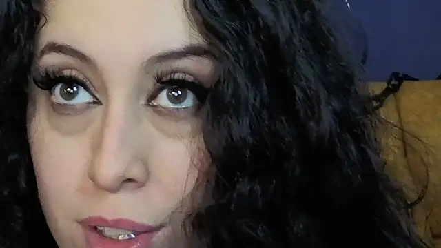 KendraaSimons webcam