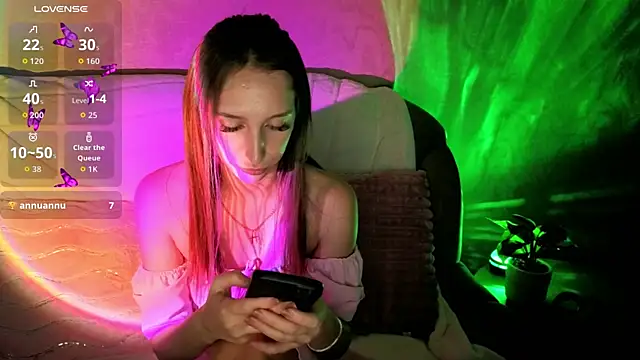 LilaRosewood webcam