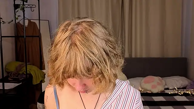 VioletDesiree webcam