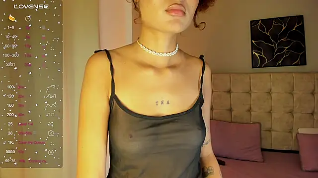 Naomy9_ webcam