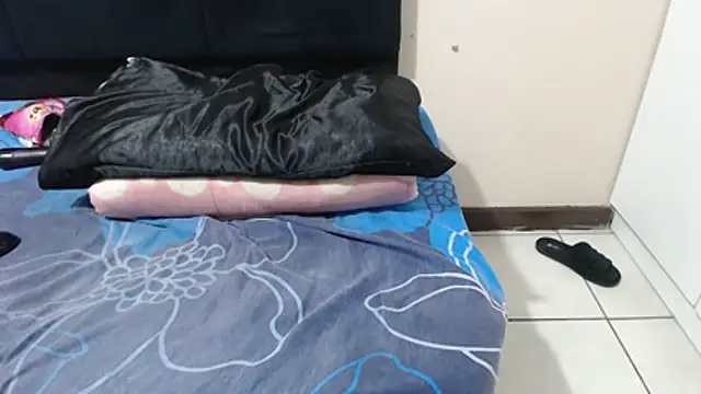 SweetHotBabby18 webcam