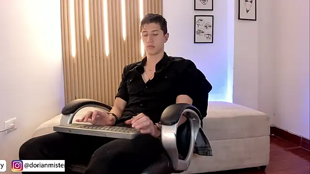 Dorianmistery2322_ webcam