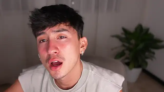 sweettaaron01 webcam