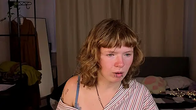 VioletDesiree webcam