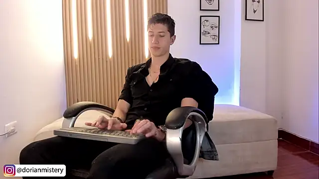 Dorianmistery2322_ webcam