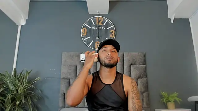 Robin_Rief live cam on StripChat