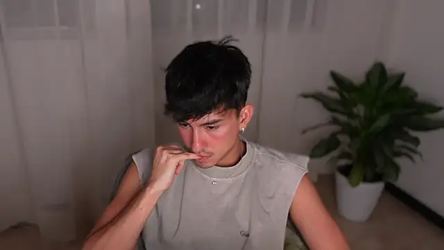 sweettaaron01 webcam