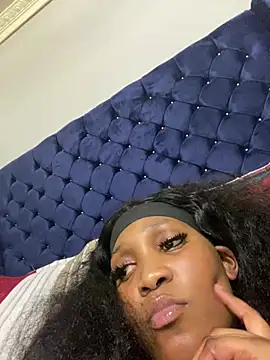 ConnieSmall24 webcam