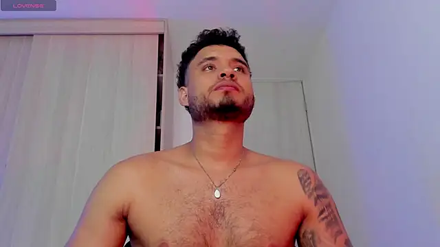 AUSTINN_TORRES live cam on StripChat