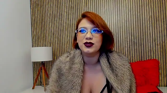 MillyHotsoon live cam on StripChat