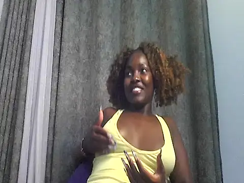 MoonlighMaya webcam