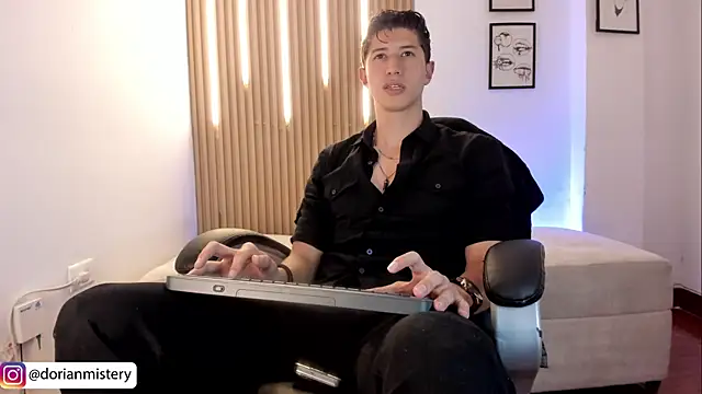 Dorianmistery2322_ webcam