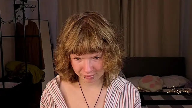 VioletDesiree webcam