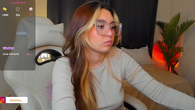 dakottaa_ webcam