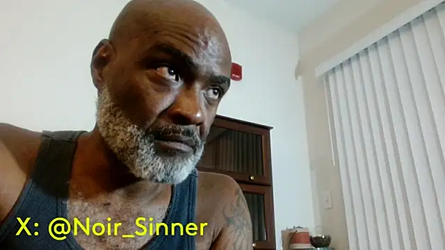 sinnernoir live cam on StripChat