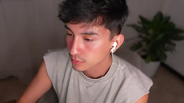 sweettaaron01 webcam
