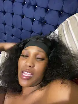 ConnieSmall24 webcam