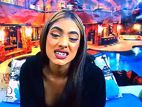 IndianPretty14u2Luv webcam