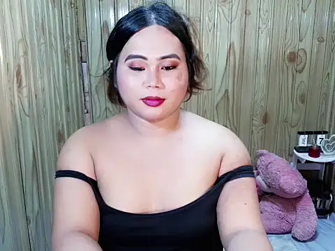 queen_staceyy live cam on StripChat
