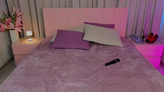Ariana_Petite
