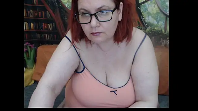 PlayfullMature webcam
