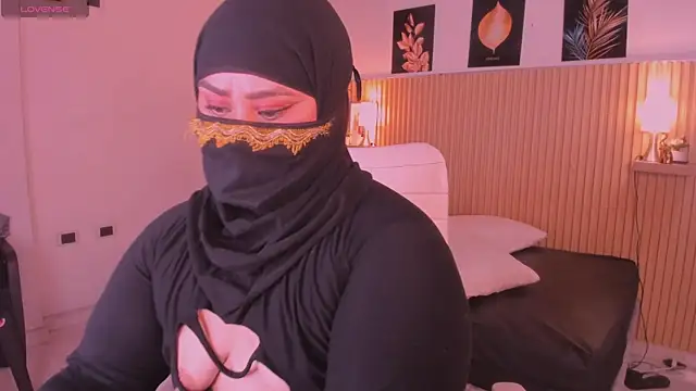 samanee_konn webcam