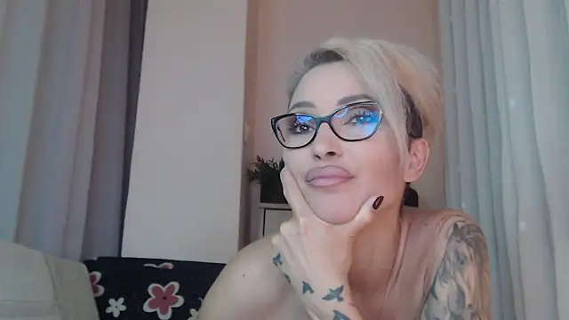 JADAPink___ webcam
