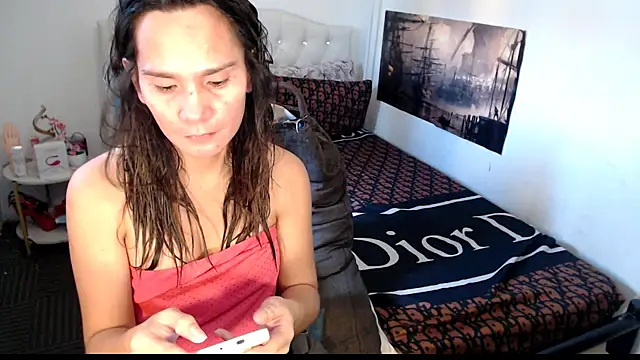 NinaDOM4CUM webcam