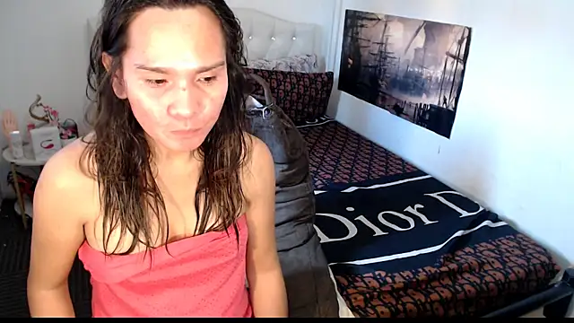 NinaDOM4CUM webcam