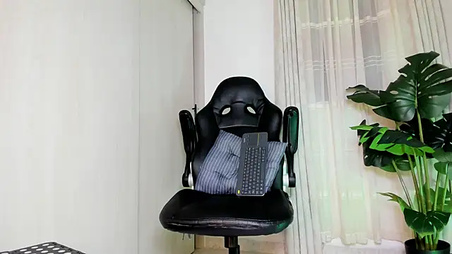 Biscuit_oliva live cam