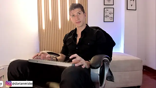 Dorianmistery2322_ webcam