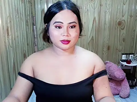 queen_staceyy live cam on StripChat