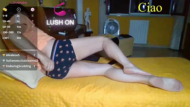 lattediyak live cam on StripChat