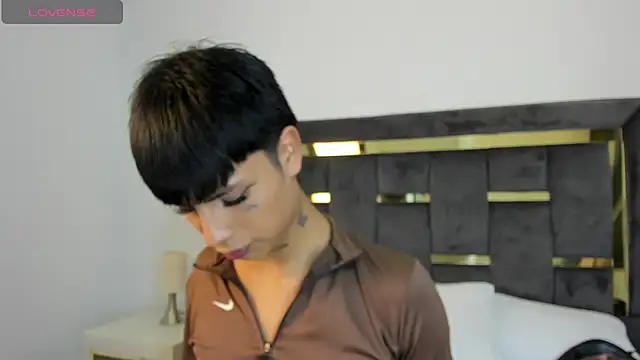 Exotic__April webcam