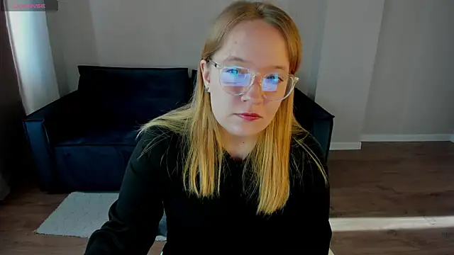 Sophia_Millery live cam on StripChat