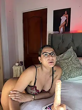 ema_zoe webcam