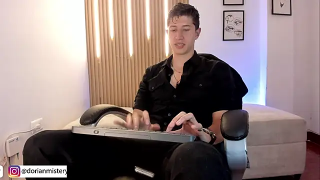 Dorianmistery2322_ webcam