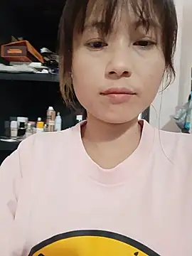 Linda-yiyi live cam on StripChat