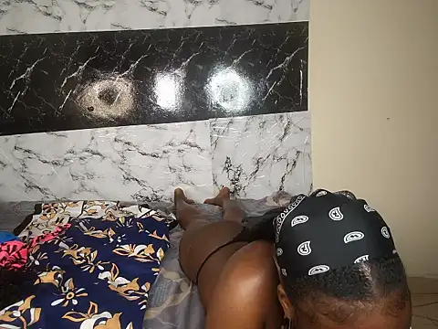 srodes live cam on StripChat