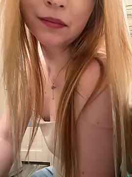 MarlboroWeb live sex cam