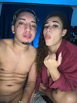 Casal2T live sex cam