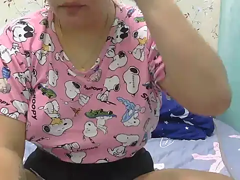 Hottie_mommy28 webcam