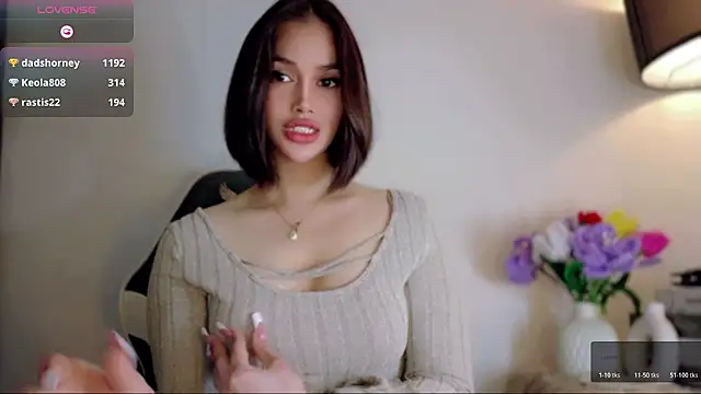 Anna_HollyDoll live cam