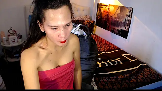NinaDOM4CUM live sex cam