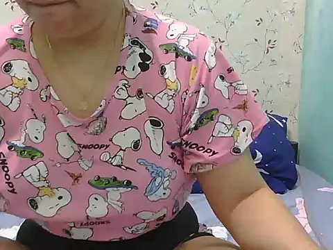 Hottie_mommy28 webcam